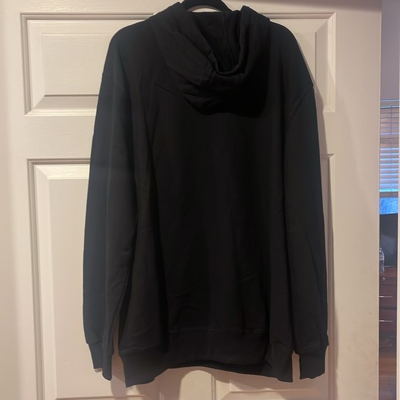 NWOT Queen Black Hoodie Size XXL - Picture 3 of 3